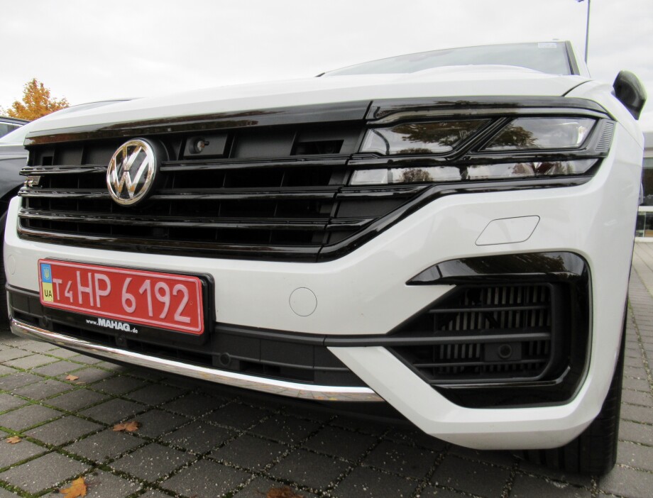 VW Touareg 3.0TDI 286PS R-Line Exclusive (One MILLION) З Німеччини (39896)