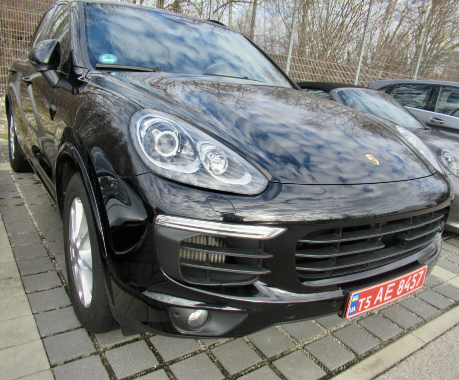 Porsche Cayenne 3.0diesel 262PS Platinum Edition  З Німеччини (40461)