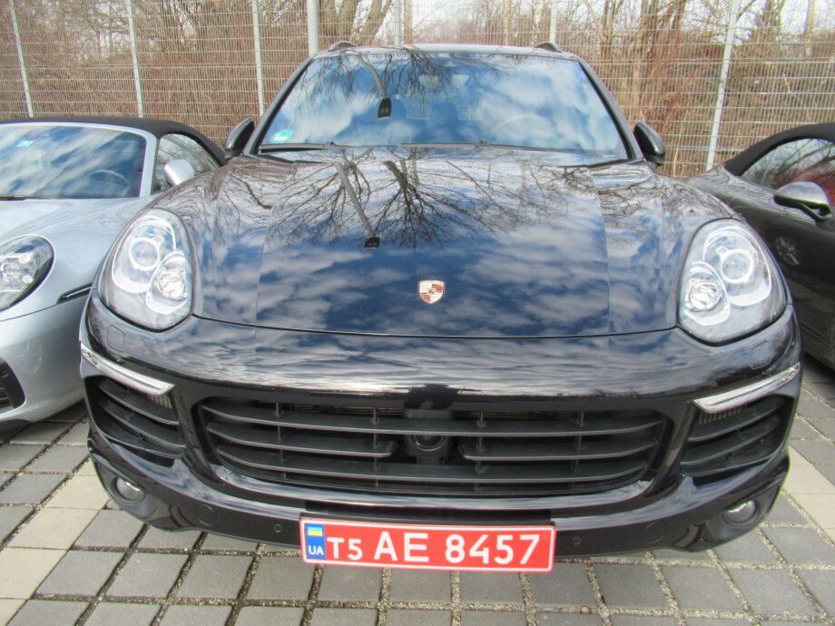 Porsche Cayenne 3.0diesel 262PS Platinum Edition  З Німеччини (40460)