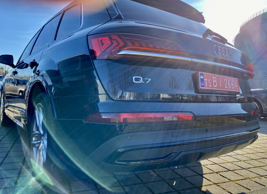 Audi Q7 50TDI Black Paket 7-местный З Німеччини (43875)