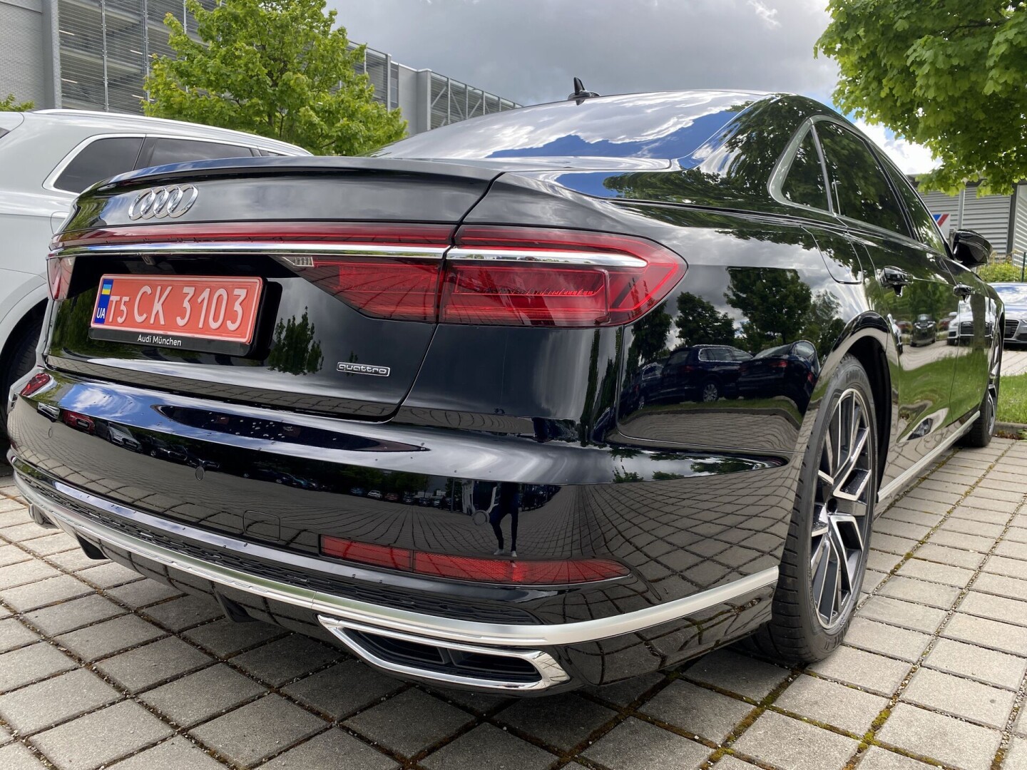 Audi A8 50TDI 286PS Quattro Long Matrix  From Germany (48944)