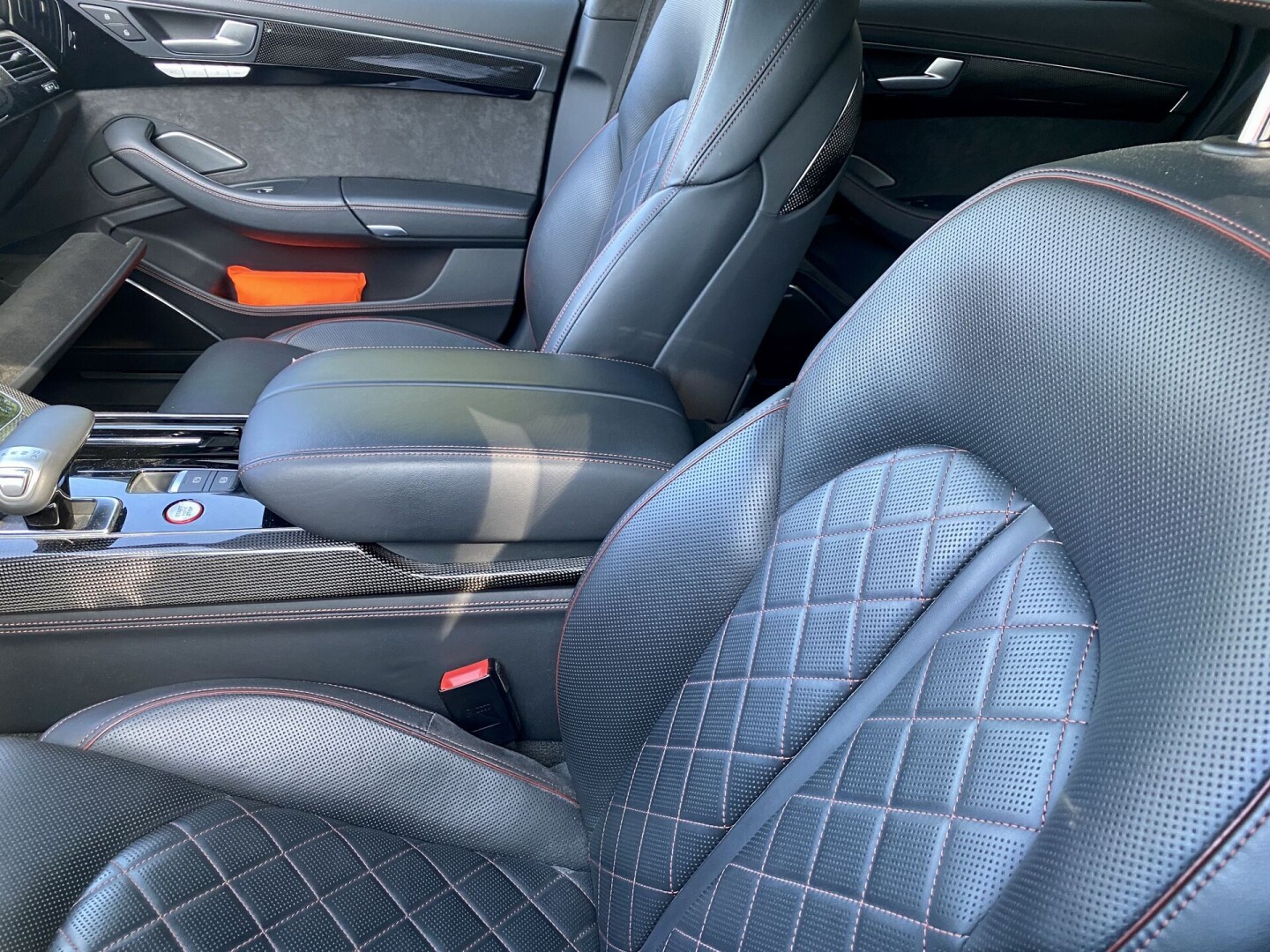 Audi S8 4.0TFSI Keramik Carbon Exclusive З Німеччини (52107)