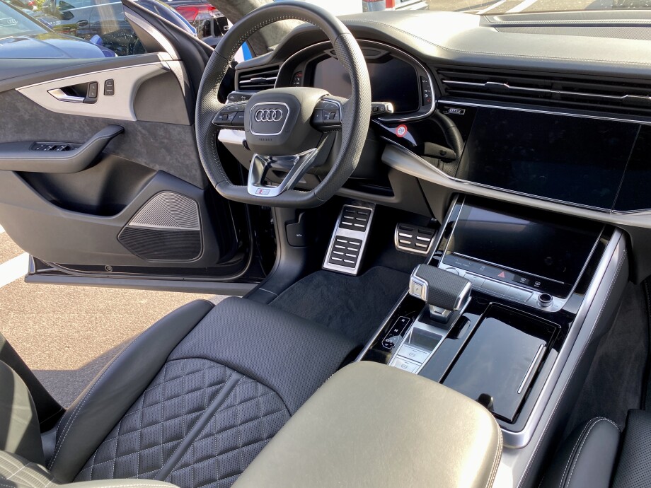 Audi Q8 50TDI 286PS HD-Matrix Bang&Olufsen Individual Black З Німеччини (54706)