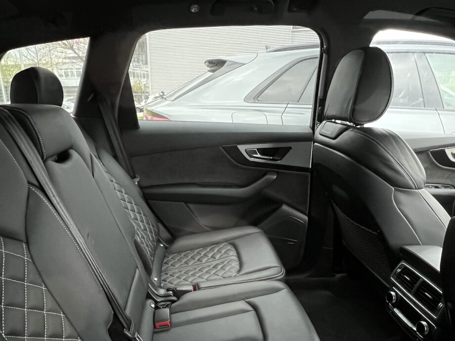 Audi SQ7 4.0TDI 435PS Individual Black Matrix З Німеччини (70251)