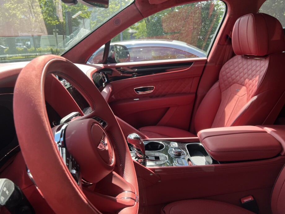 Bentley Bentayga 4.0 V8 Design 551PS Individual Exclusive  З Німеччини (71167)