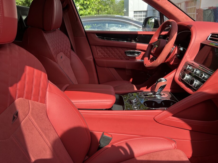 Bentley Bentayga 4.0 V8 Design 551PS Individual Exclusive  З Німеччини (71157)