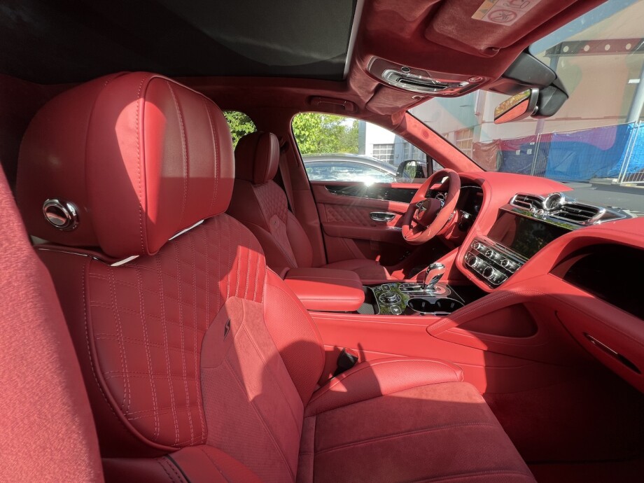 Bentley Bentayga 4.0 V8 Design 551PS Individual Exclusive  З Німеччини (71155)