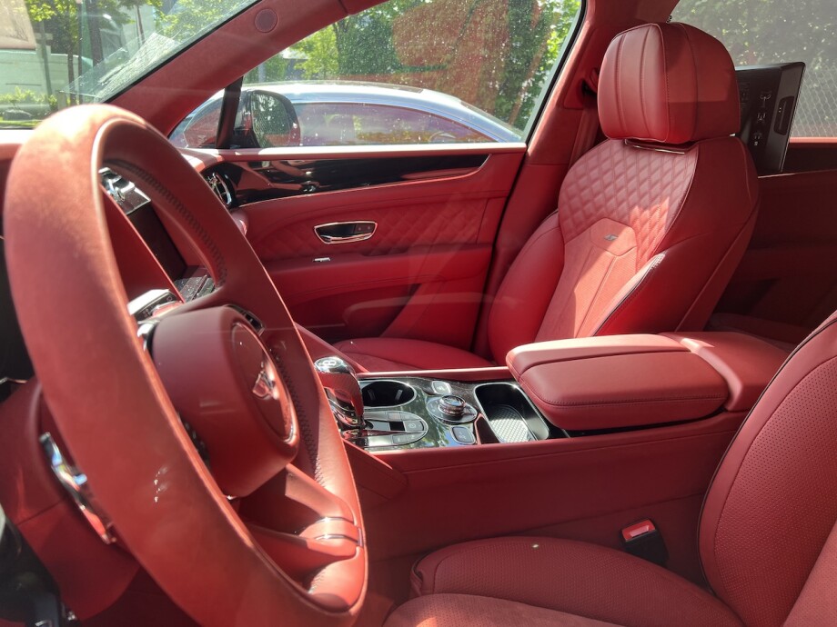 Bentley Bentayga 4.0 V8 Design 551PS Individual Exclusive  З Німеччини (71170)