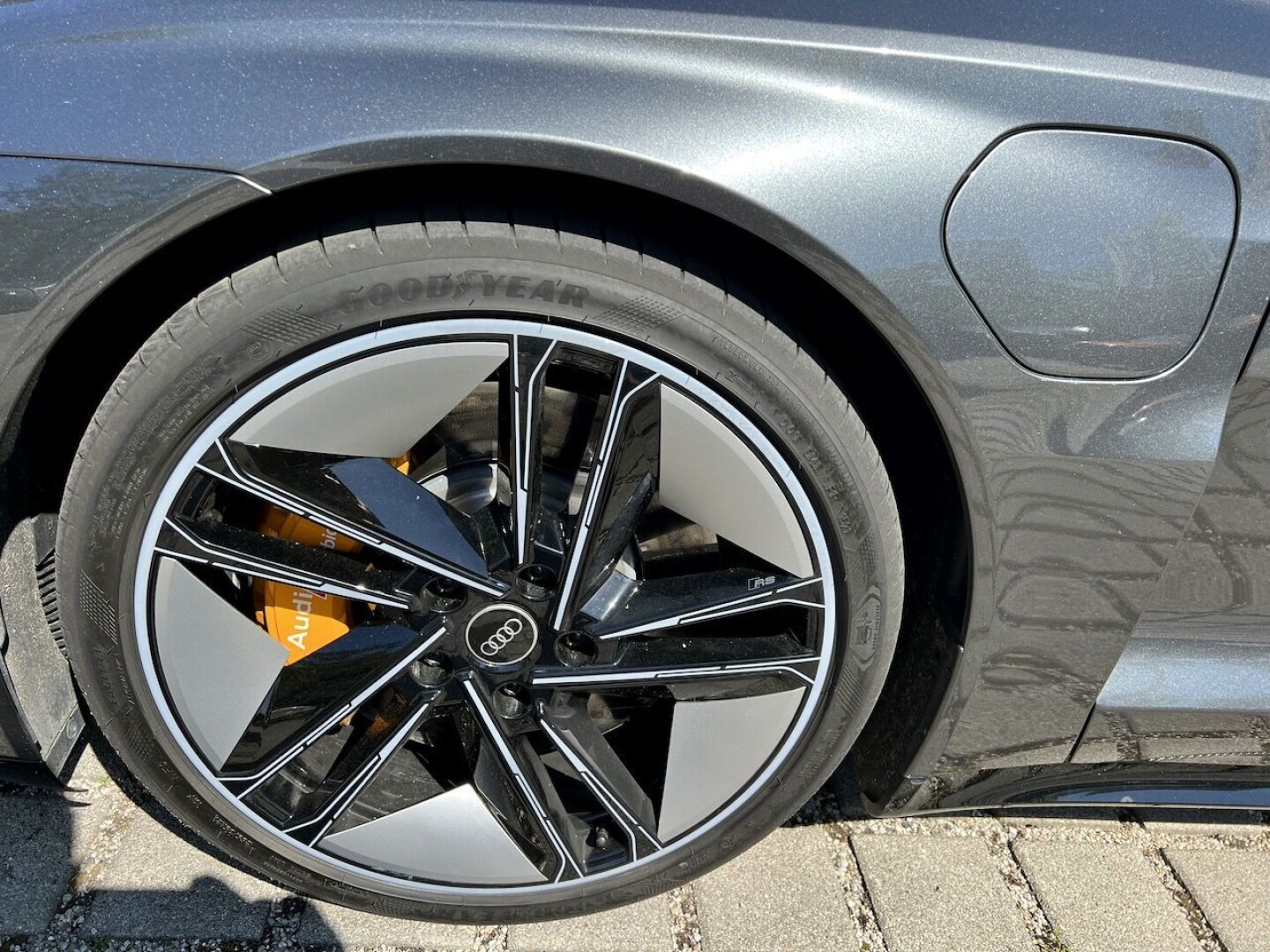 Audi e-Tron RS GT 598PS HD Matrix Black-Paket З Німеччини (74394)