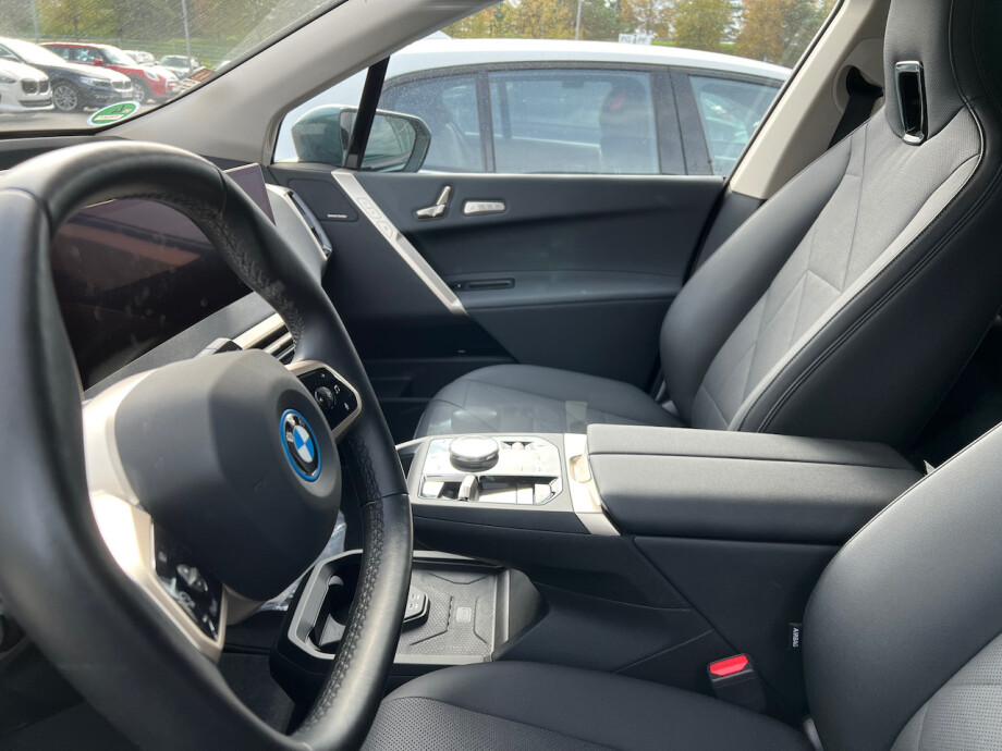 BMW iX40 xDrive M-Sportpaket 326PS 77kWh З Німеччини (80430)