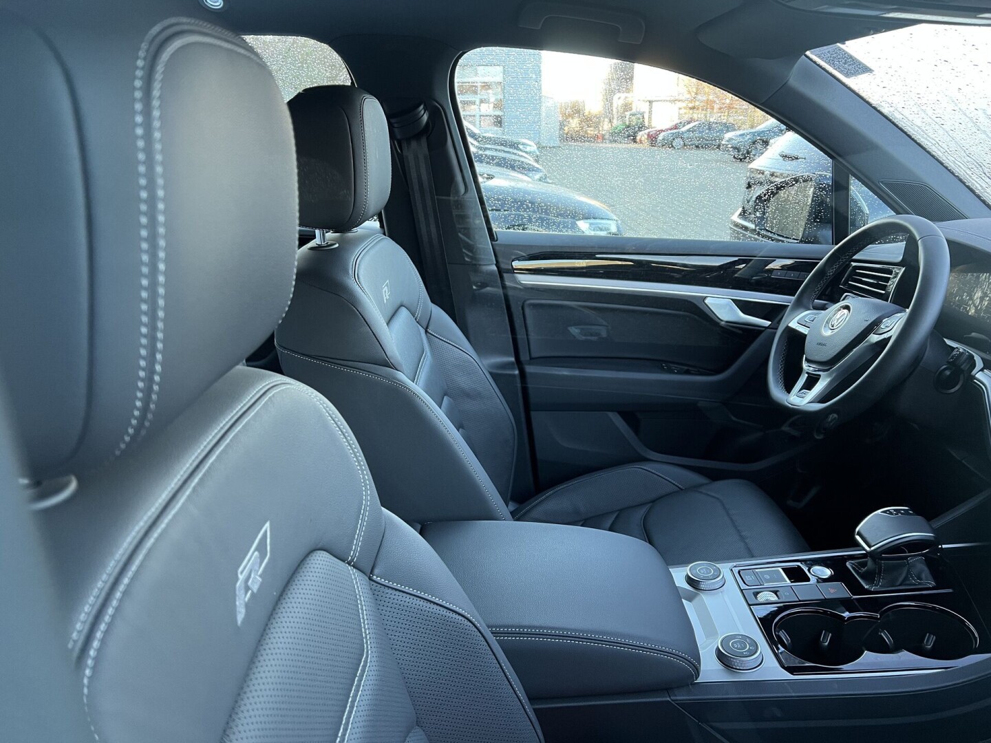 VW Touareg 3.0TDI 286PS R-Line Inno Air IQ-Matrix З Німеччини (83608)