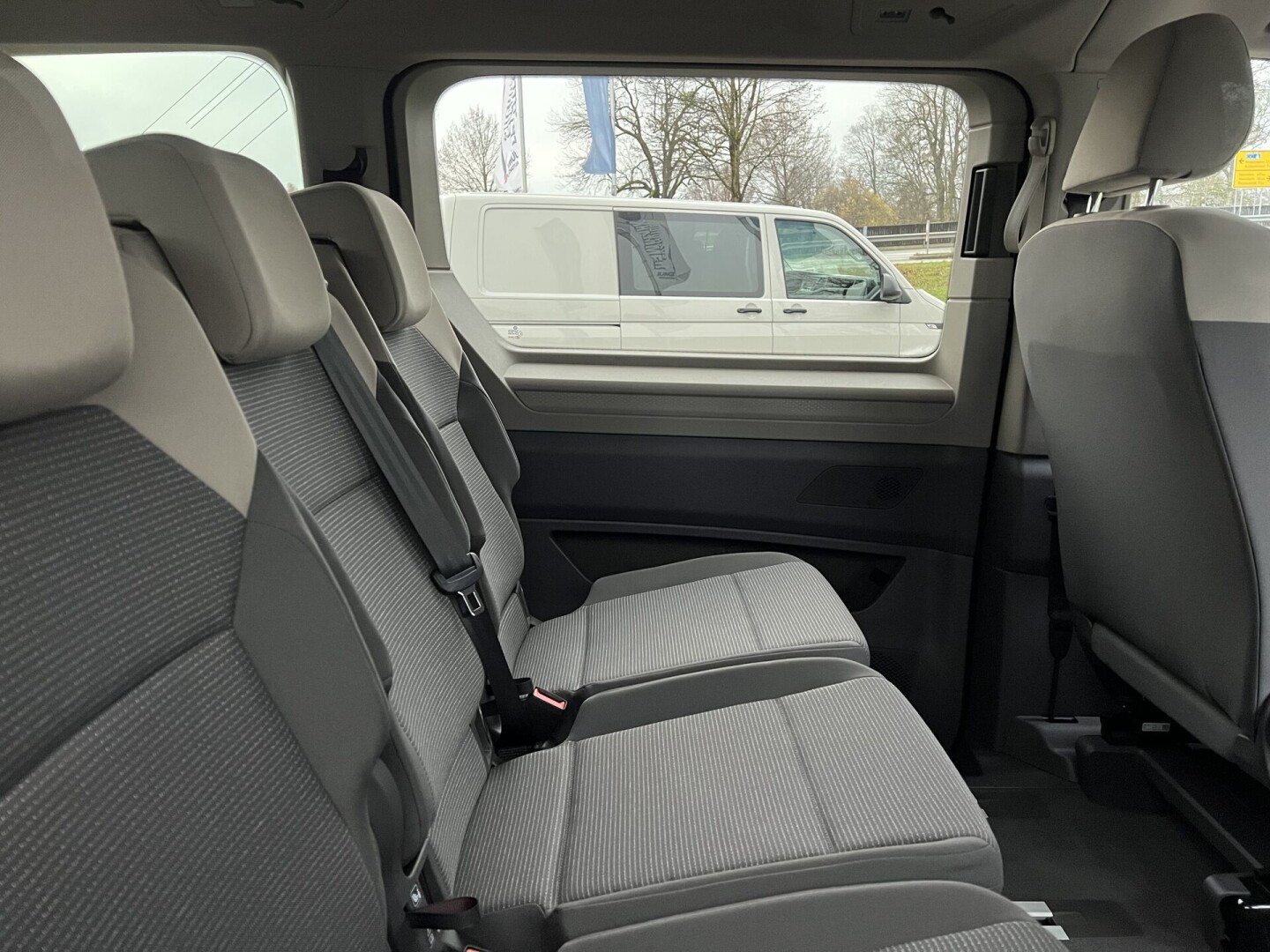 VW Multivan T7 DSG 2.0TDI 150PS LED З Німеччини (83870)