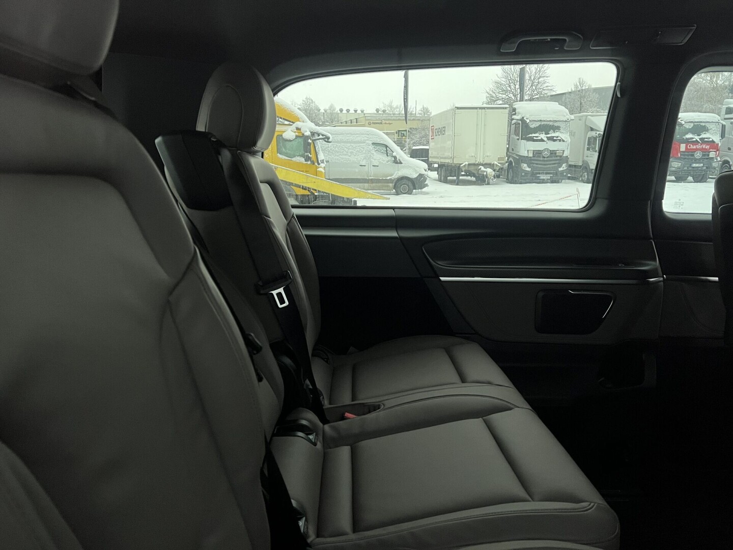 Mercedes-Benz V300d 4Matic AMG ExtraLong Avantgarde Edition 8-містний З Німеччини (84973)