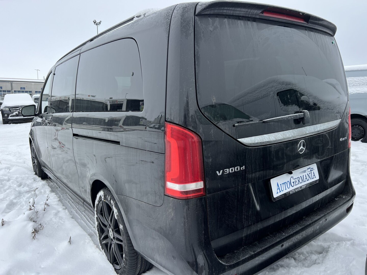Mercedes-Benz V300d 4Matic AMG ExtraLong Avantgarde Edition 8-містний З Німеччини (84963)