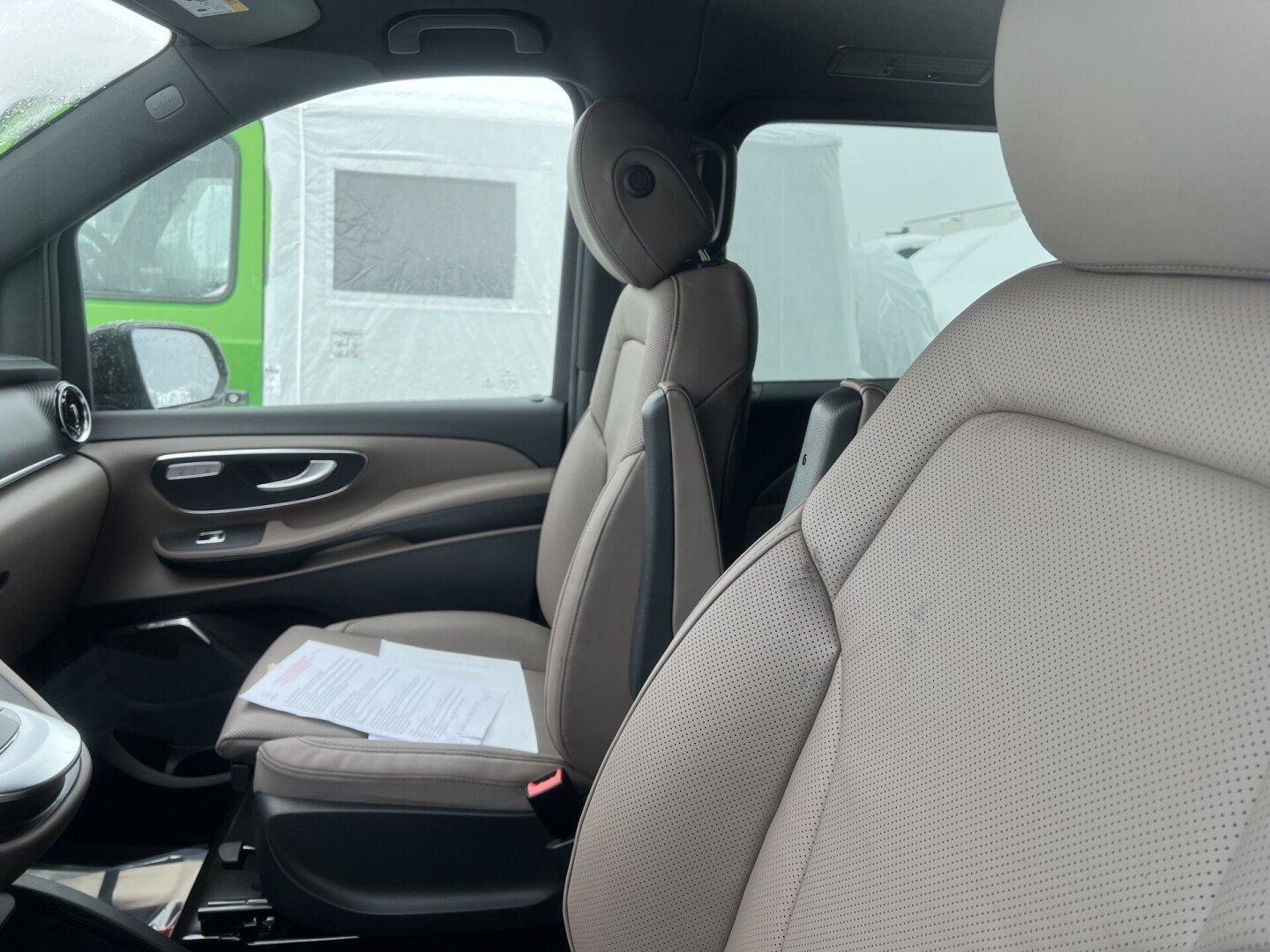 Mercedes-Benz V300d 4Matic AMG ExtraLong Avantgarde Edition 8-містний З Німеччини (84970)