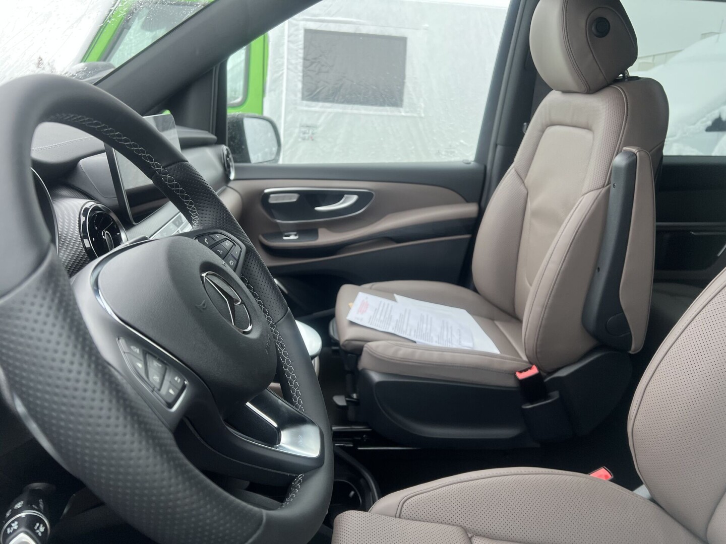 Mercedes-Benz V300d 4Matic AMG ExtraLong Avantgarde Edition 8-містний З Німеччини (84967)