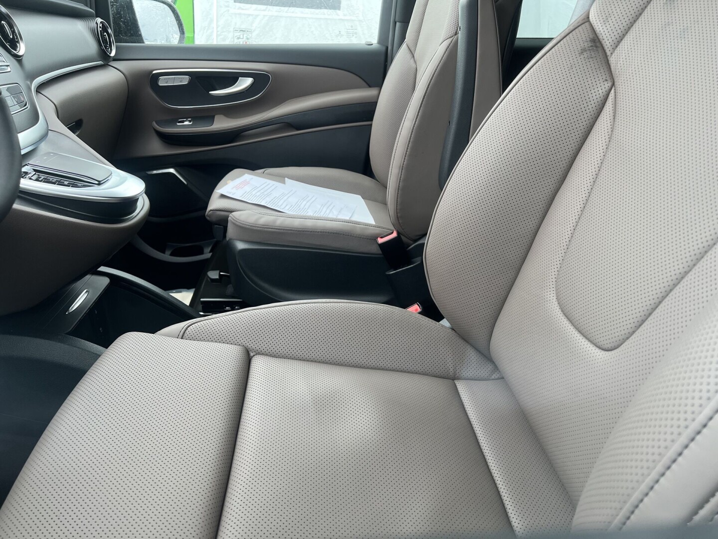 Mercedes-Benz V300d 4Matic AMG ExtraLong Avantgarde Edition 8-містний З Німеччини (84969)