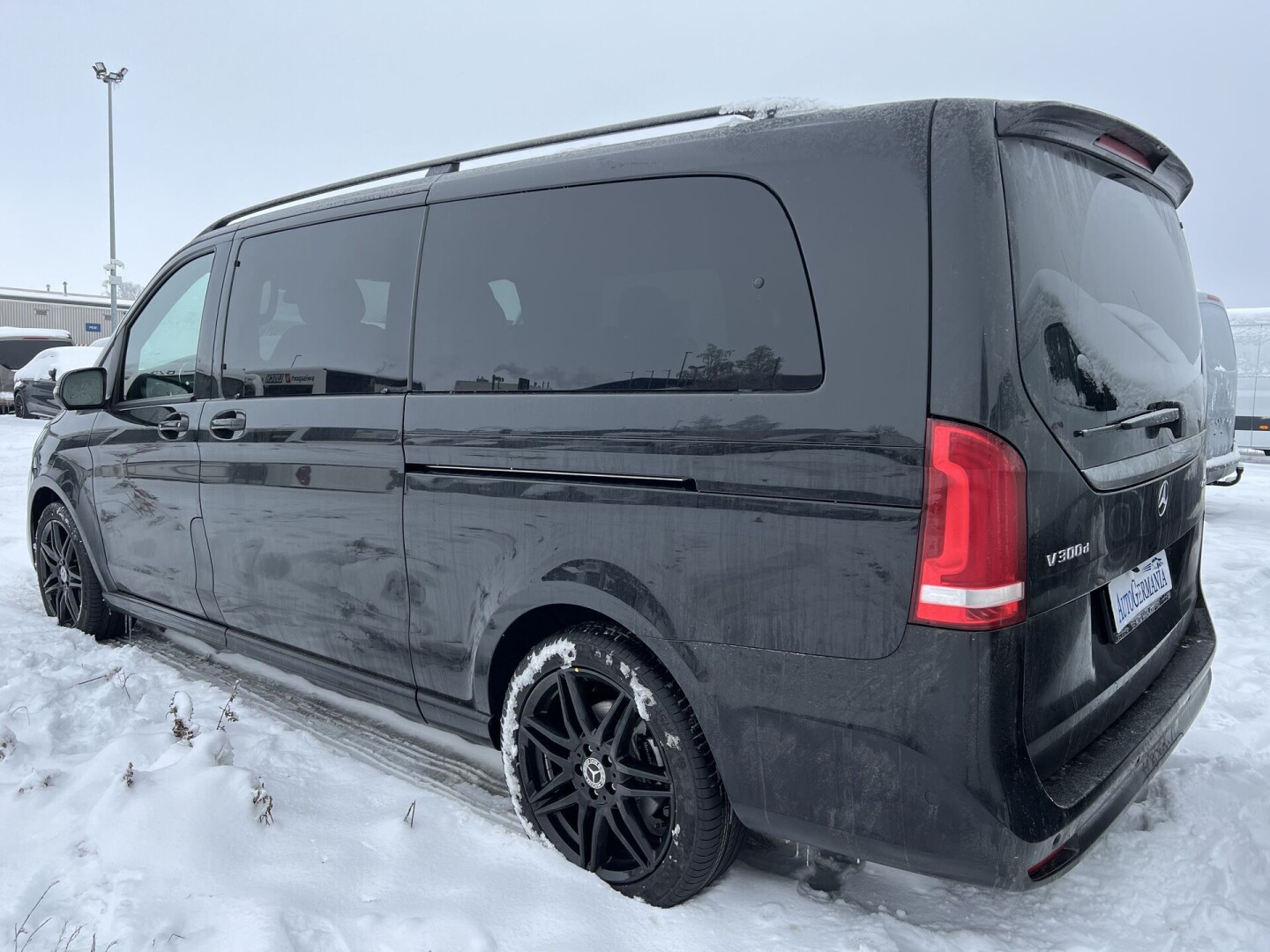 Mercedes-Benz V300d 4Matic AMG ExtraLong Avantgarde Edition 8-містний З Німеччини (84997)
