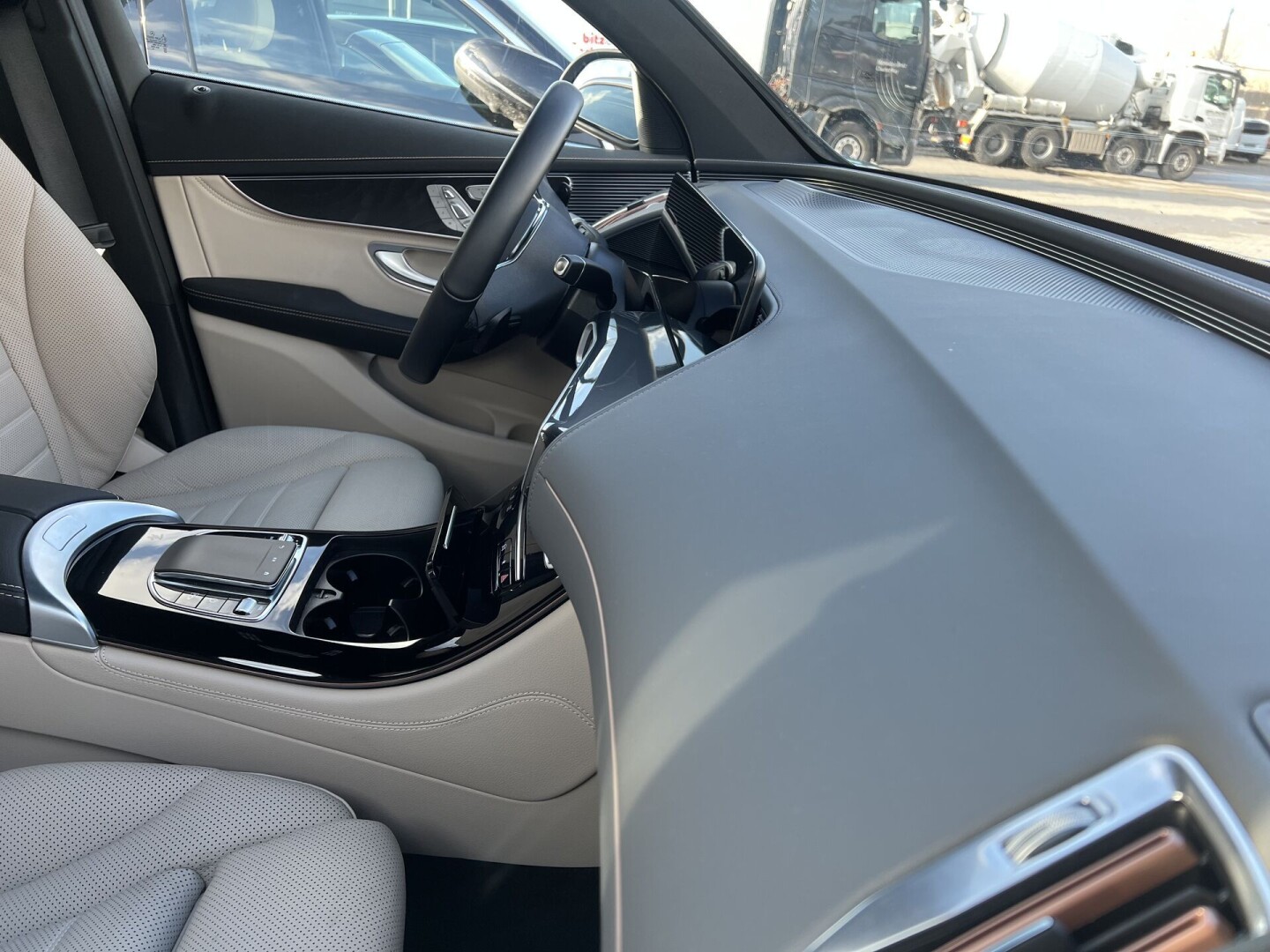 Mercedes-Benz EQC 400 AMG 4Matic 408PS 80kWh З Німеччини (85184)