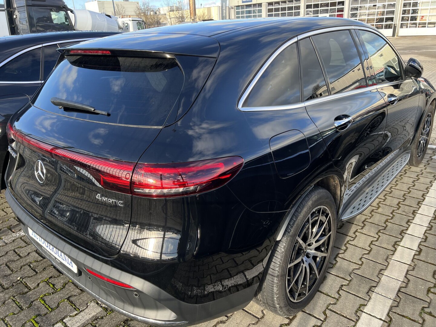 Mercedes-Benz EQC 400 AMG 4Matic 408PS 80kWh З Німеччини (85200)