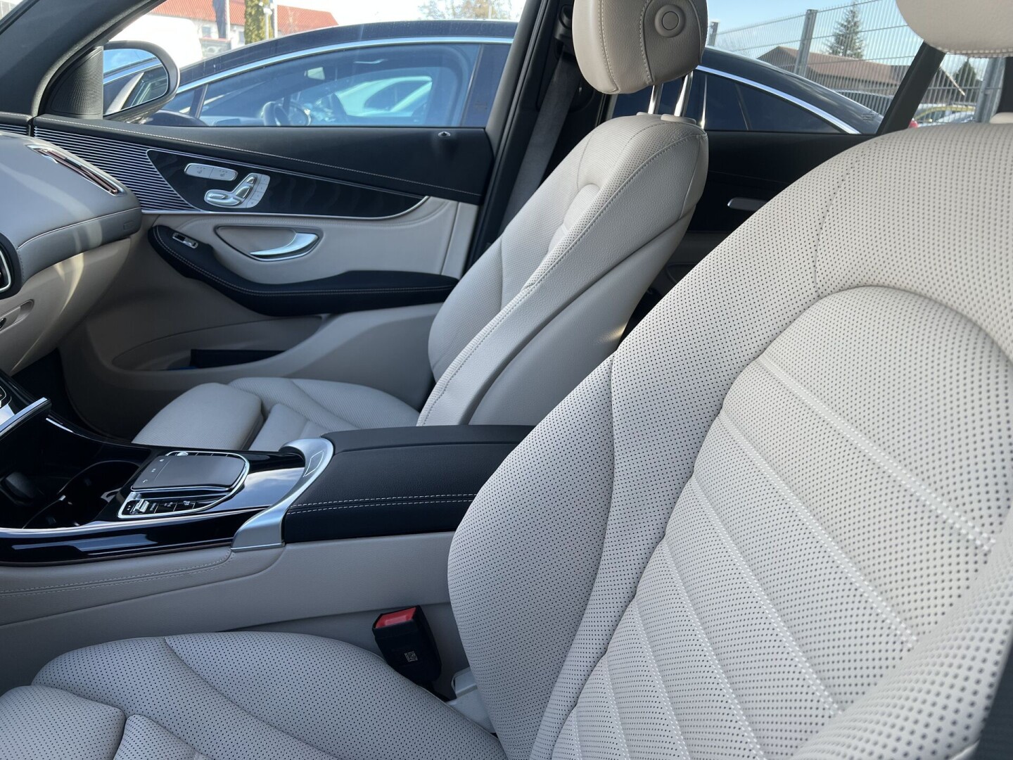 Mercedes-Benz EQC 400 AMG 4Matic 408PS 80kWh З Німеччини (85192)