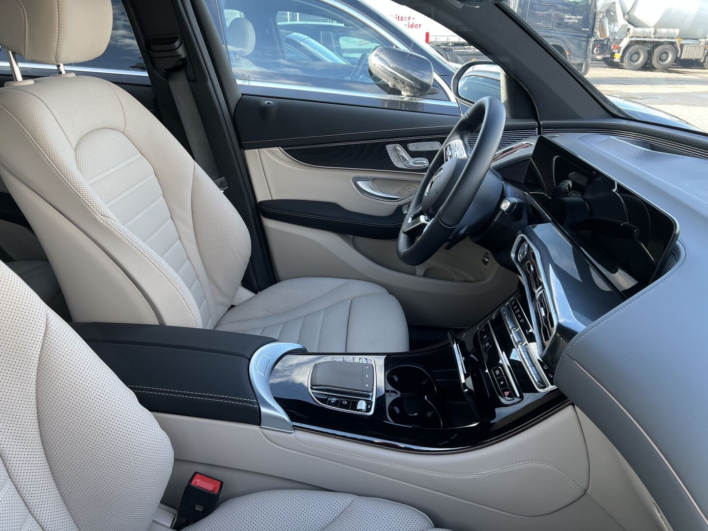 Mercedes-Benz EQC 400 AMG 4Matic 408PS 80kWh З Німеччини (85183)