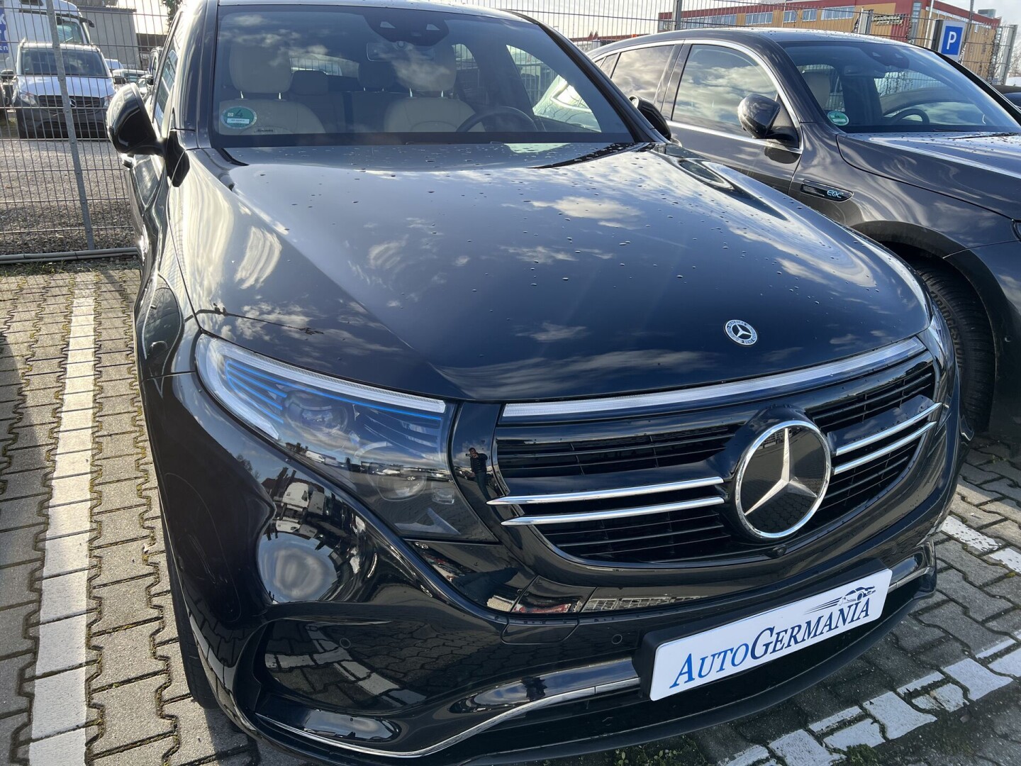 Mercedes-Benz EQC 400 AMG 4Matic 408PS 80kWh З Німеччини (85210)