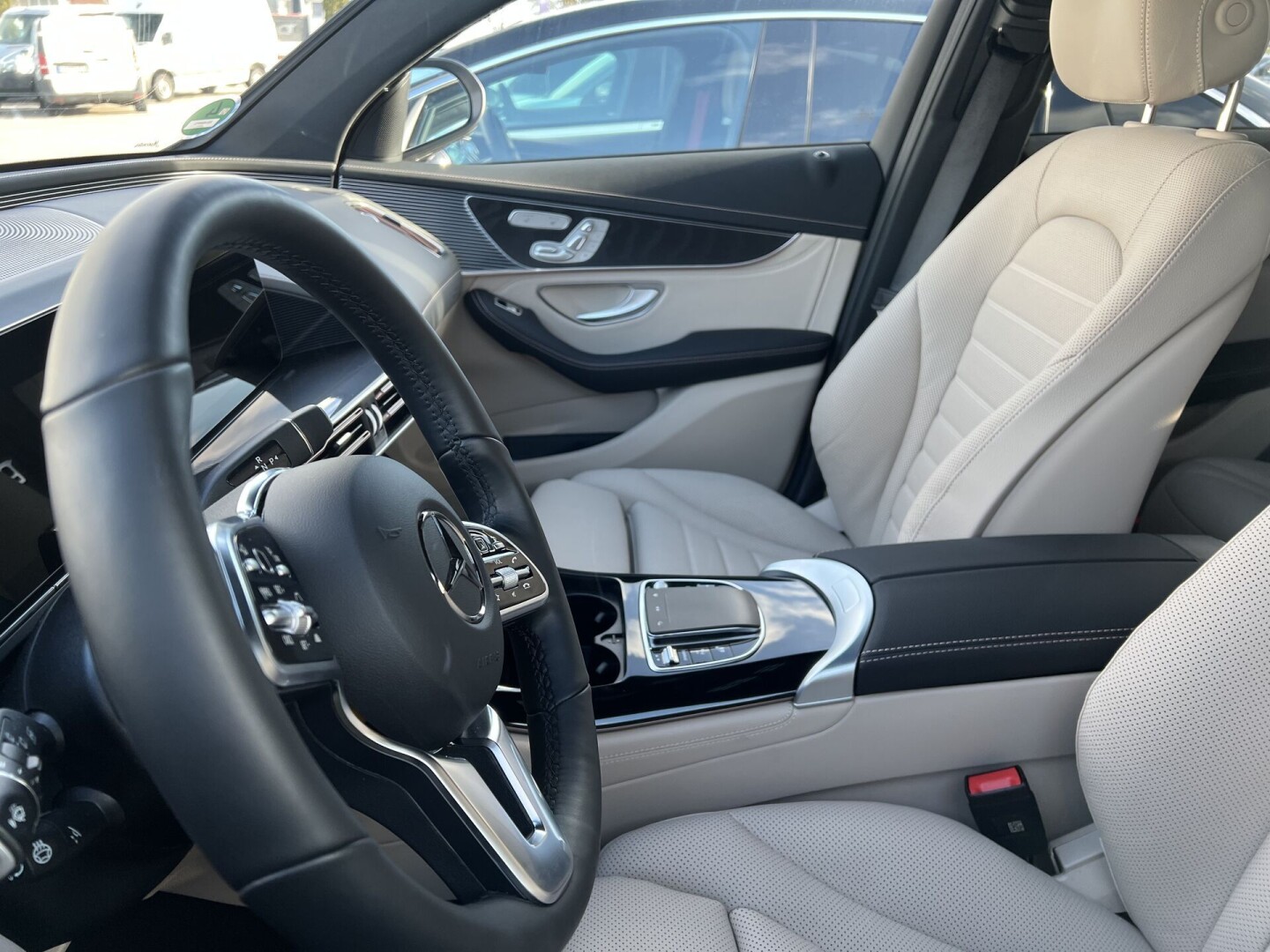 Mercedes-Benz EQC 400 AMG 4Matic 408PS 80kWh З Німеччини (85195)