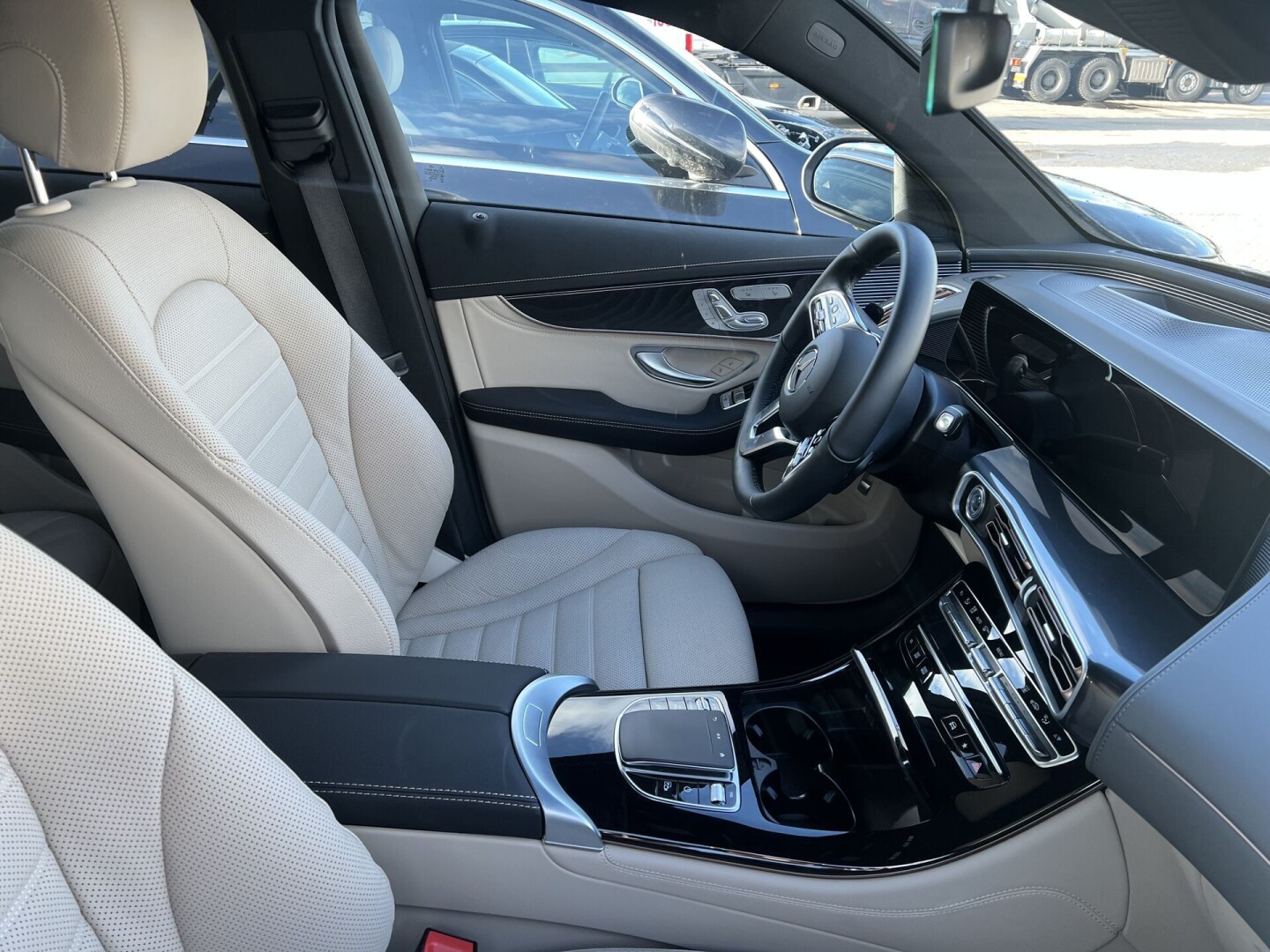 Mercedes-Benz EQC 400 AMG 4Matic 408PS 80kWh З Німеччини (85181)