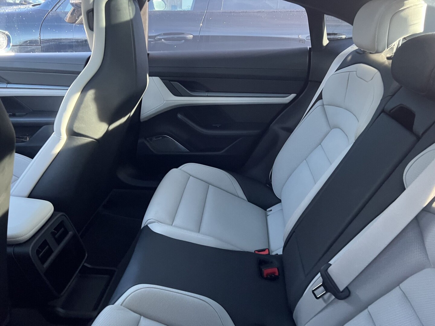 Porsche Taycan Turbo S 761PS 93,4kWh 412km З Німеччини (85295)