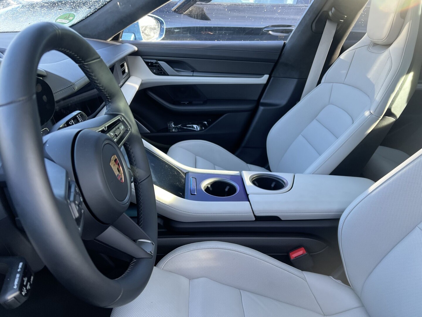 Porsche Taycan Turbo S 761PS 93,4kWh 412km З Німеччини (85298)