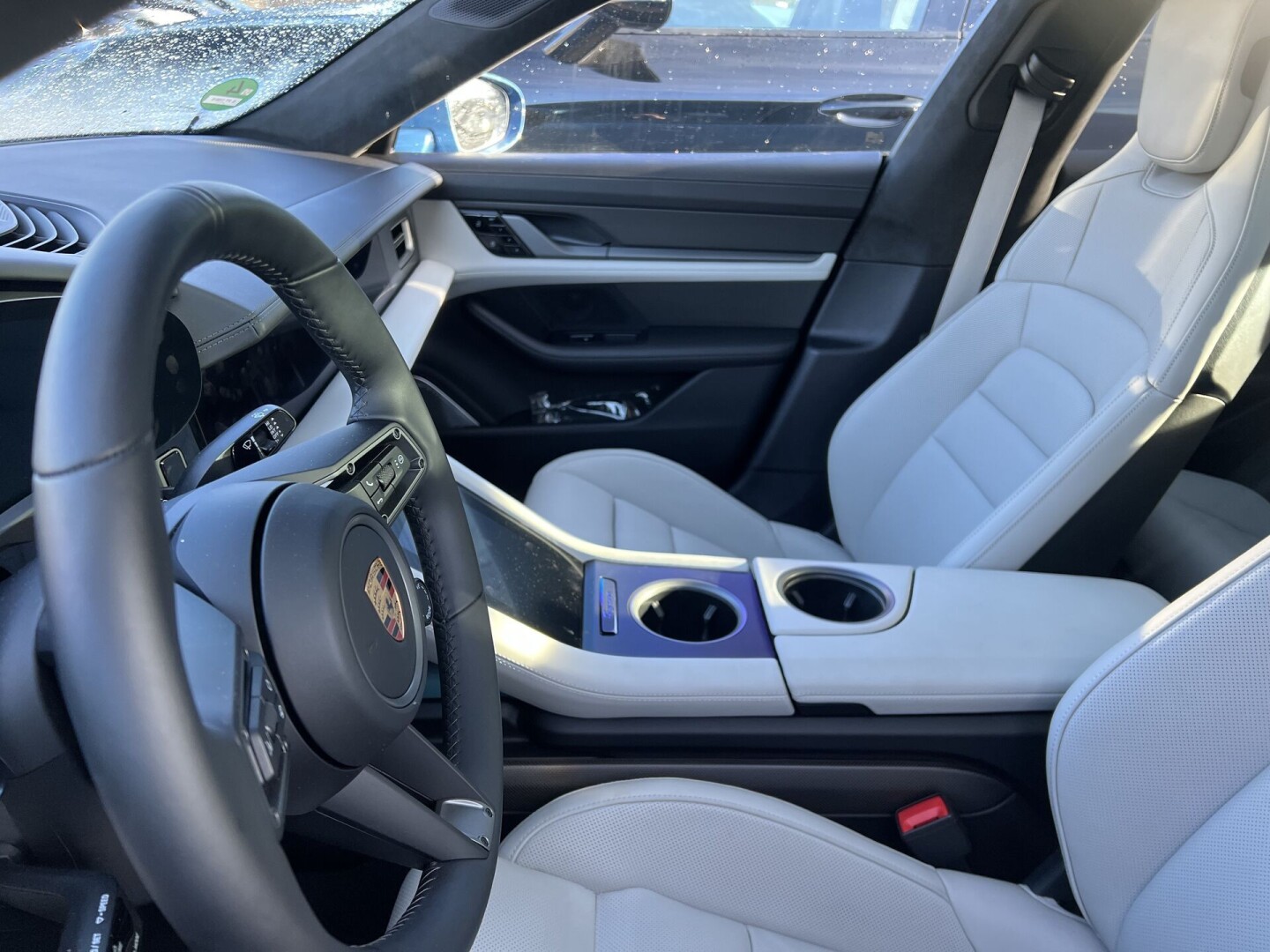 Porsche Taycan Turbo S 761PS 93,4kWh 412km З Німеччини (85296)