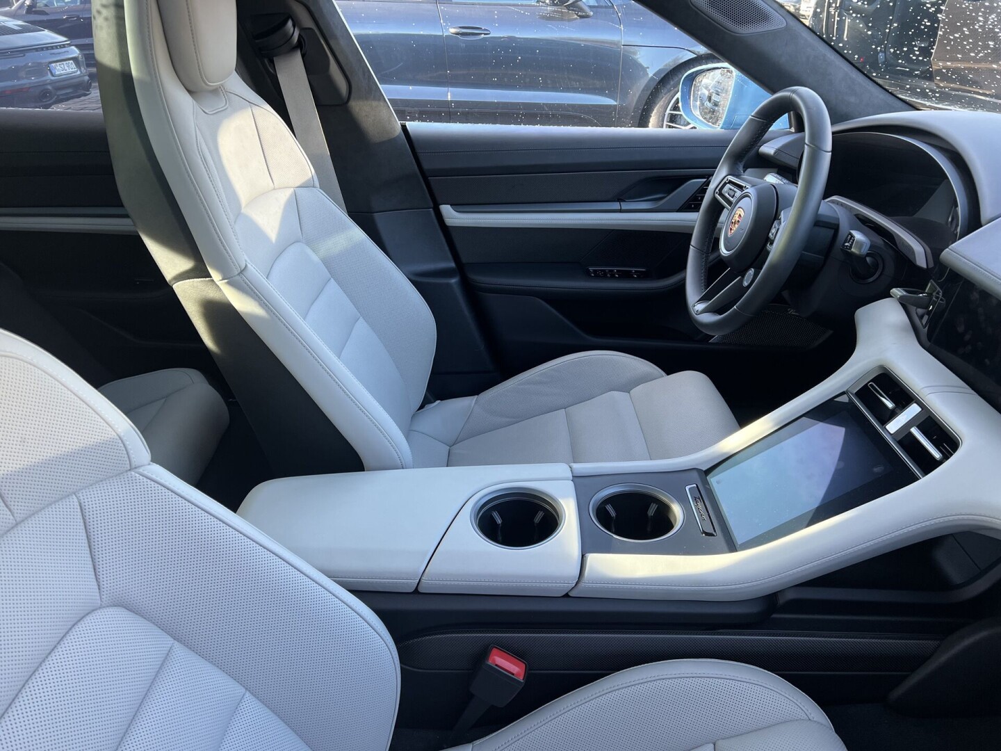 Porsche Taycan Turbo S 761PS 93,4kWh 412km З Німеччини (85291)