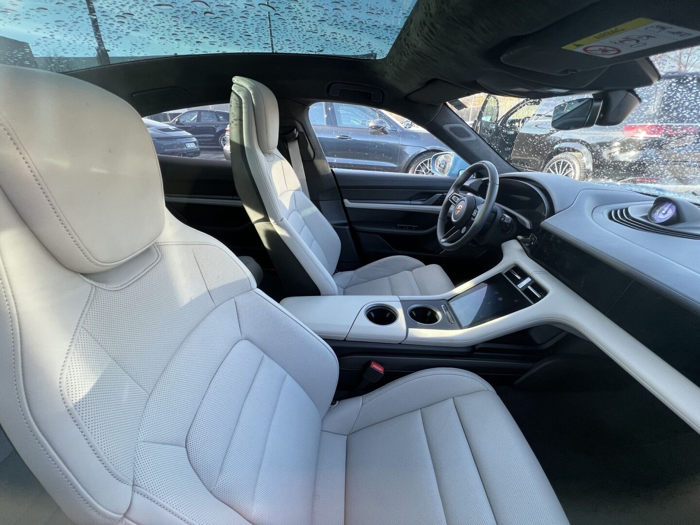 Porsche Taycan Turbo S 761PS 93,4kWh 412km З Німеччини (85292)