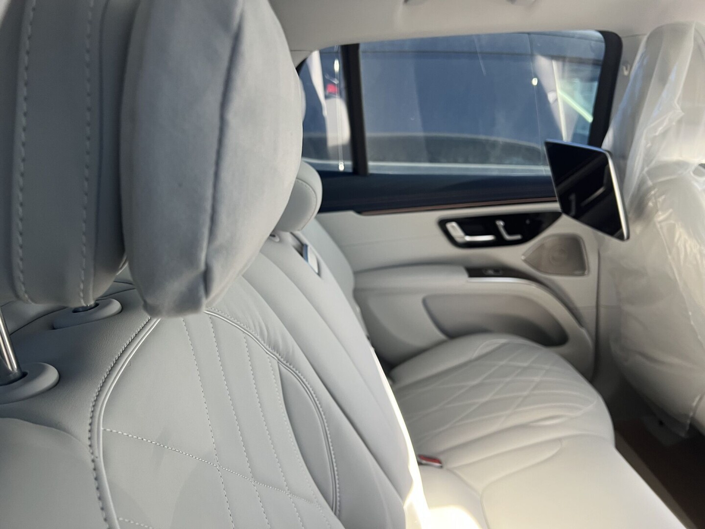 Mercedes-Benz EQS 450+ SUV Hyperscreen Black 360PS 108kWh 575km З Німеччини (85327)