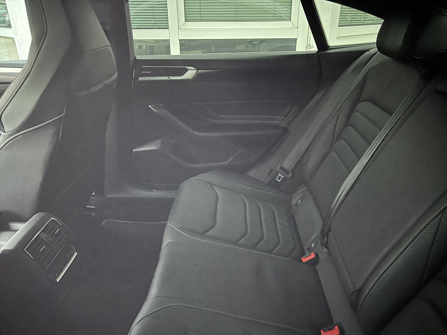 VW Arteon 2.0TDI 200PS DSG R-Line 4Motion З Німеччини (85482)