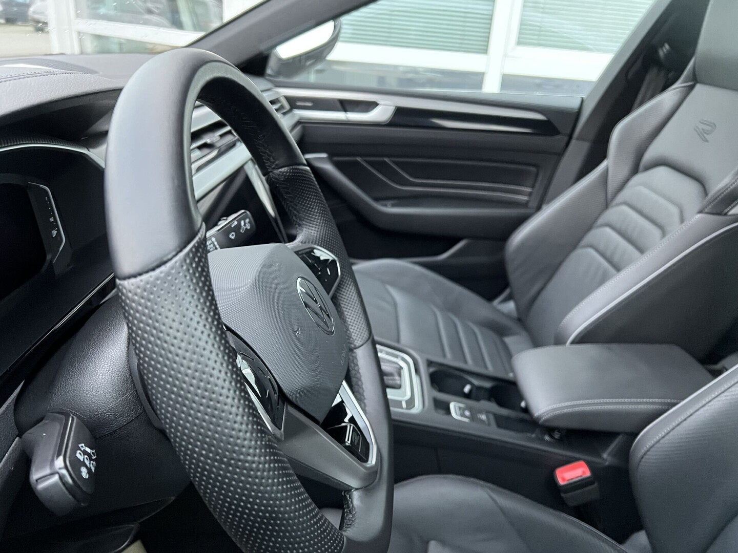 VW Arteon 2.0TDI 200PS DSG R-Line 4Motion З Німеччини (85479)