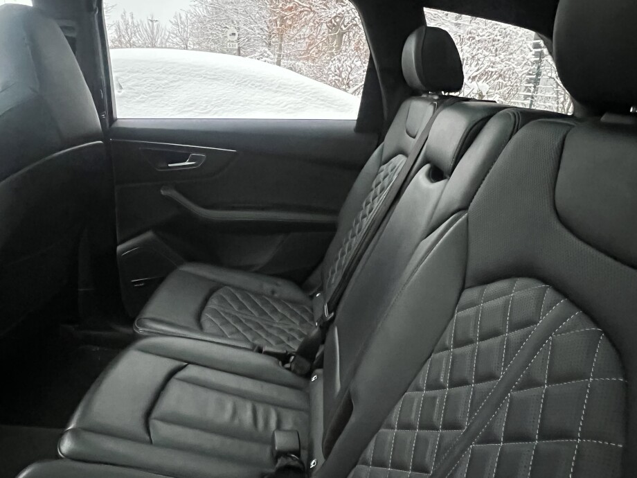 Audi SQ7 4.0TFSI 507PS Black-Paket Carbon HD-Matrix B&O З Німеччини (86135)