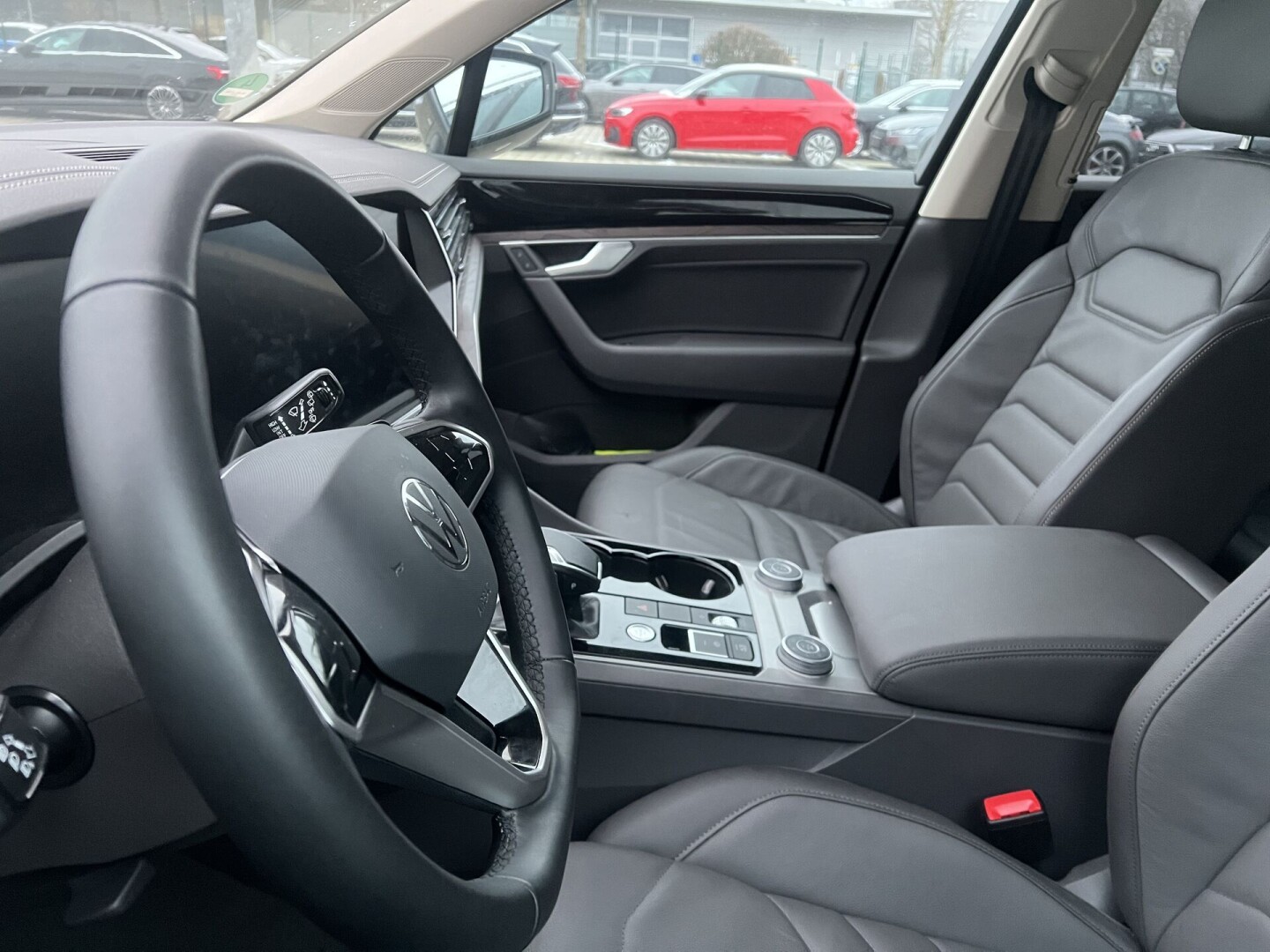 VW Touareg 3.0TDI 286PS Elegance Пневмо LED З Німеччини (86912)