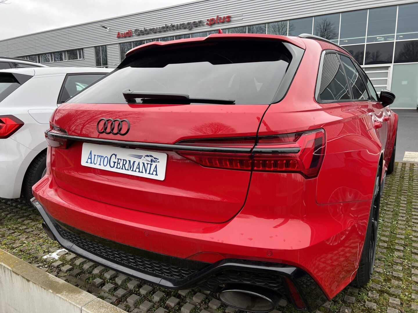 Audi RS6 Avant 4.0TFSI 600PS Bang&Olufsen HD-Matrix Black З Німеччини (87170)