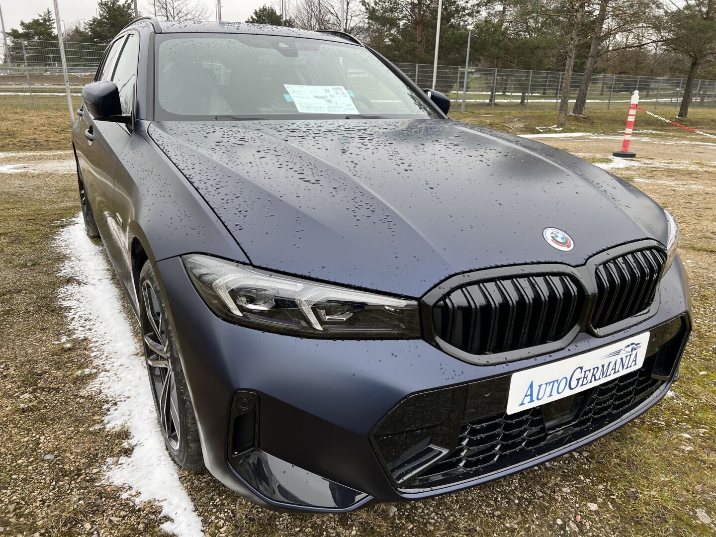 BMW 330e xDrive 292PS M-Paket Touring Exclusive Black З Німеччини (87354)