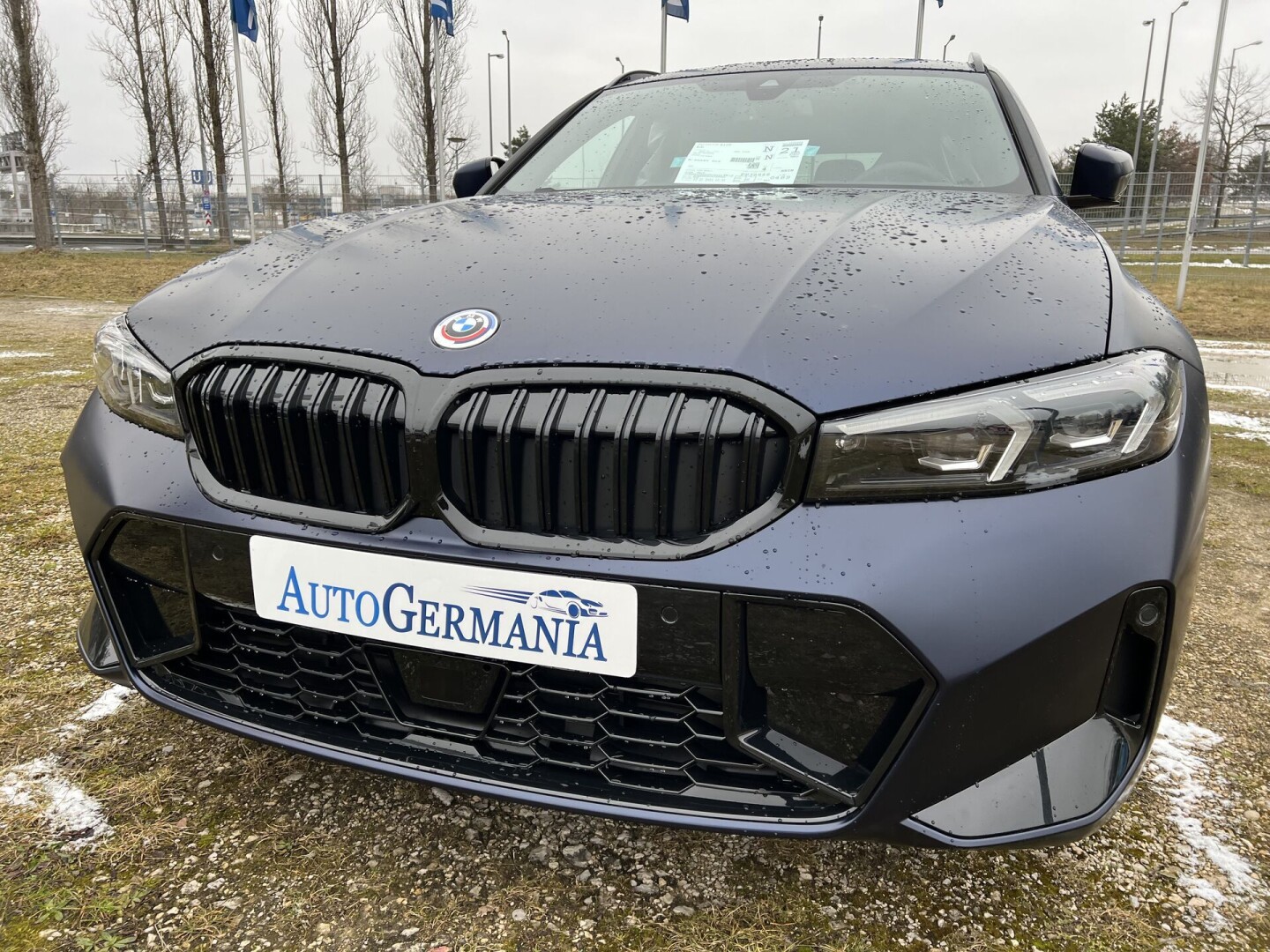 BMW 330e xDrive 292PS M-Paket Touring Exclusive Black З Німеччини (87351)