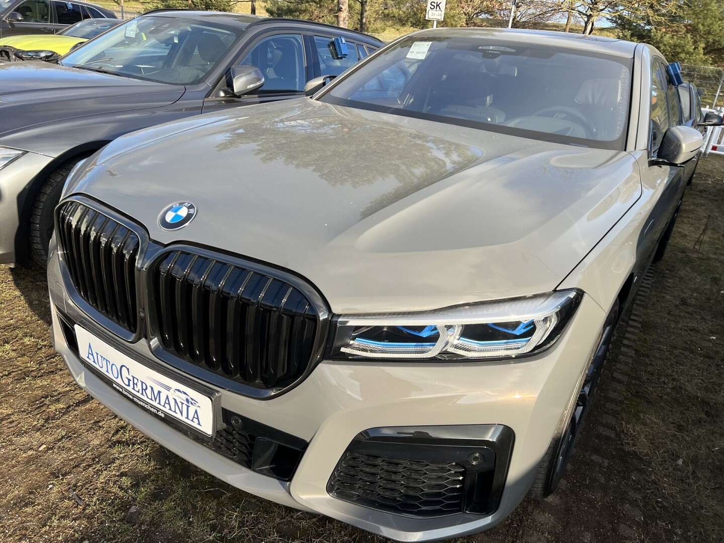 BMW 745Le xDrive 394PS M-Paket Individual SkyLounge З Німеччини (88752)