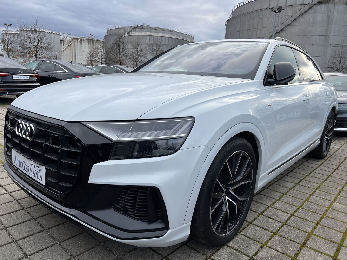 Audi Q8 50TDI 286PS S-Line Black-Paket Matrix З Німеччини (89921)