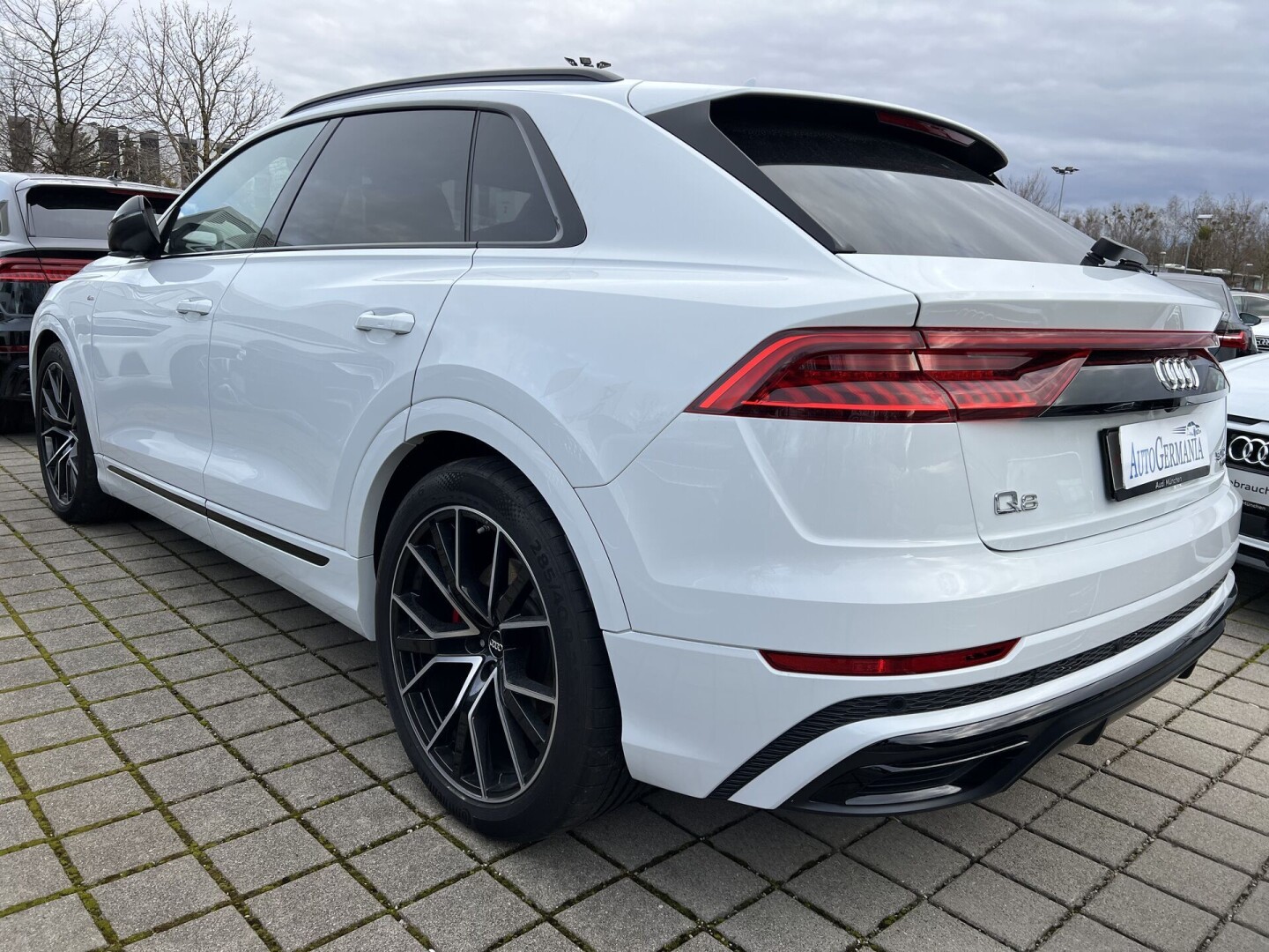 Audi Q8 50TDI 286PS S-Line Black-Paket Matrix З Німеччини (89940)