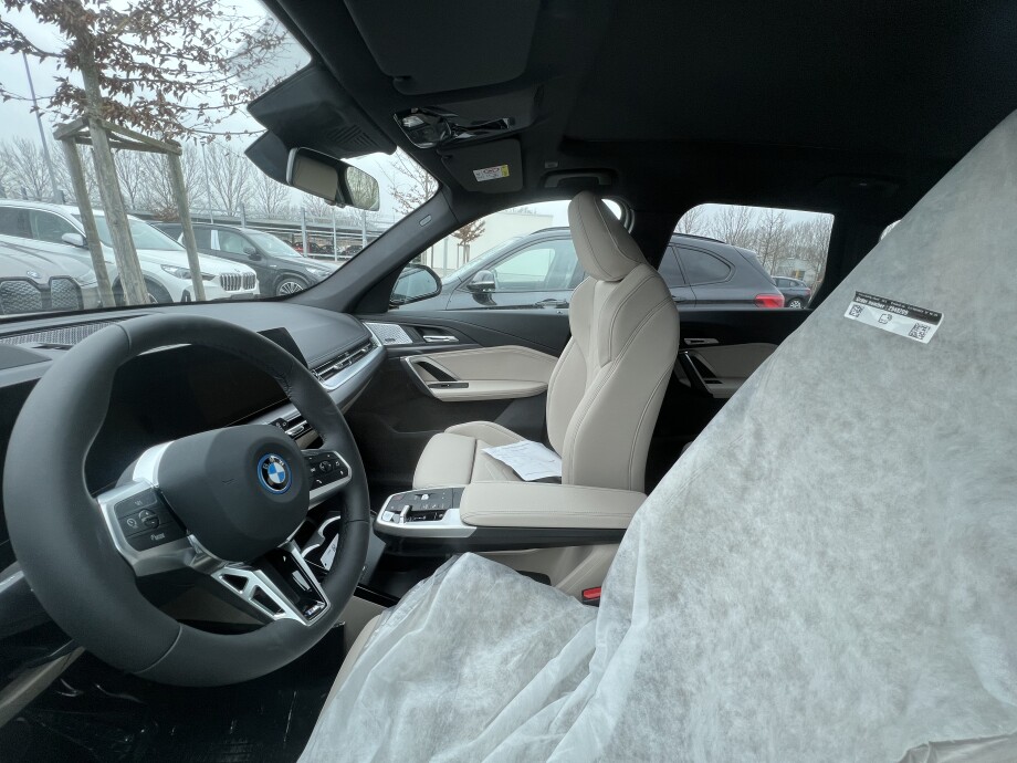BMW X1 xDrive 30e 326PS M-Paket LED З Німеччини (90666)
