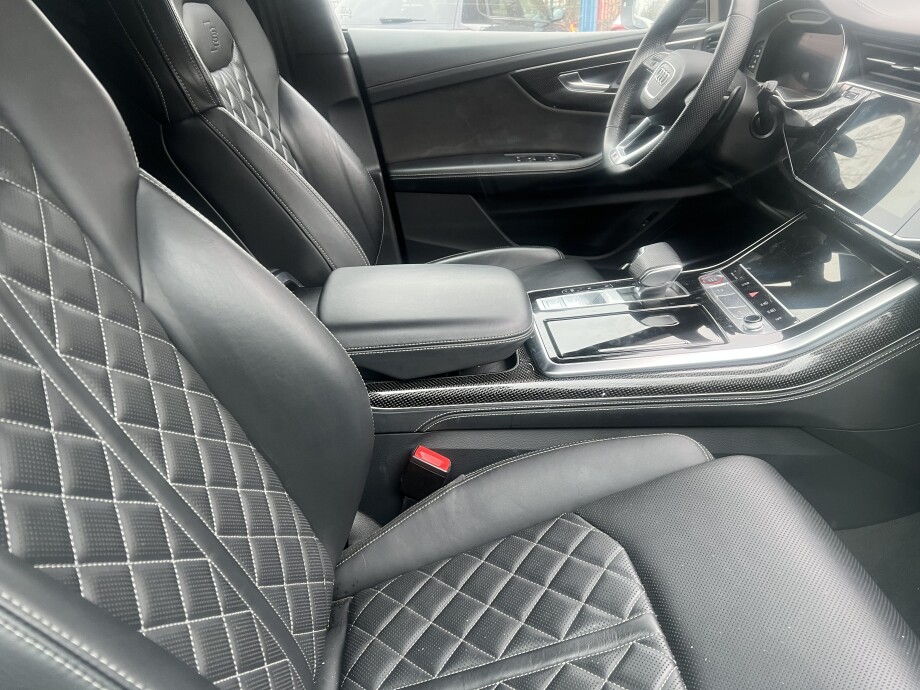 Audi SQ8 Quattro 4.0TDI 435PS HD-Matrix Black Carbon З Німеччини (90733)