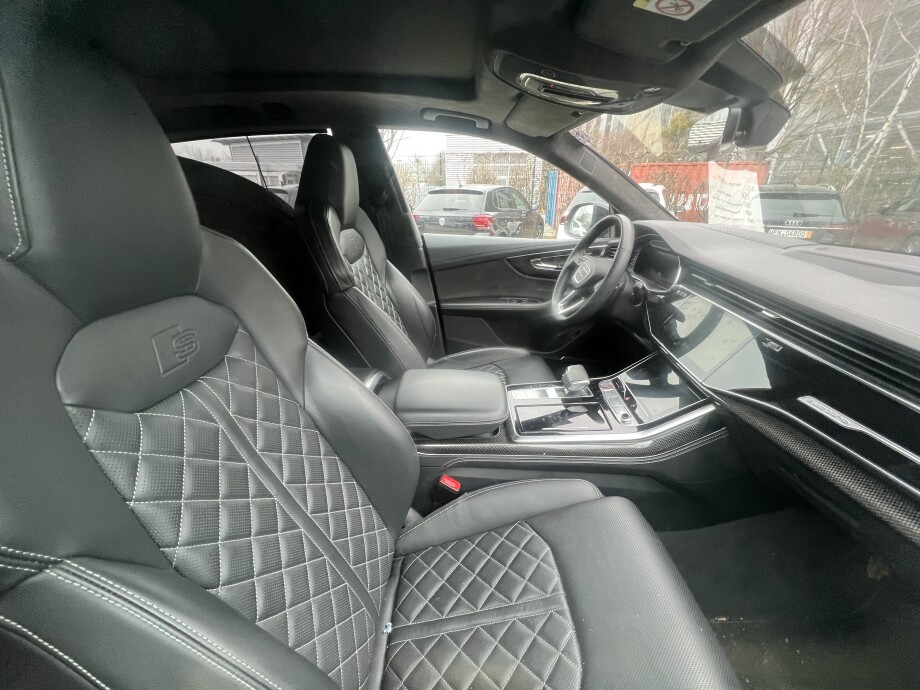 Audi SQ8 Quattro 4.0TDI 435PS HD-Matrix Black Carbon З Німеччини (90730)