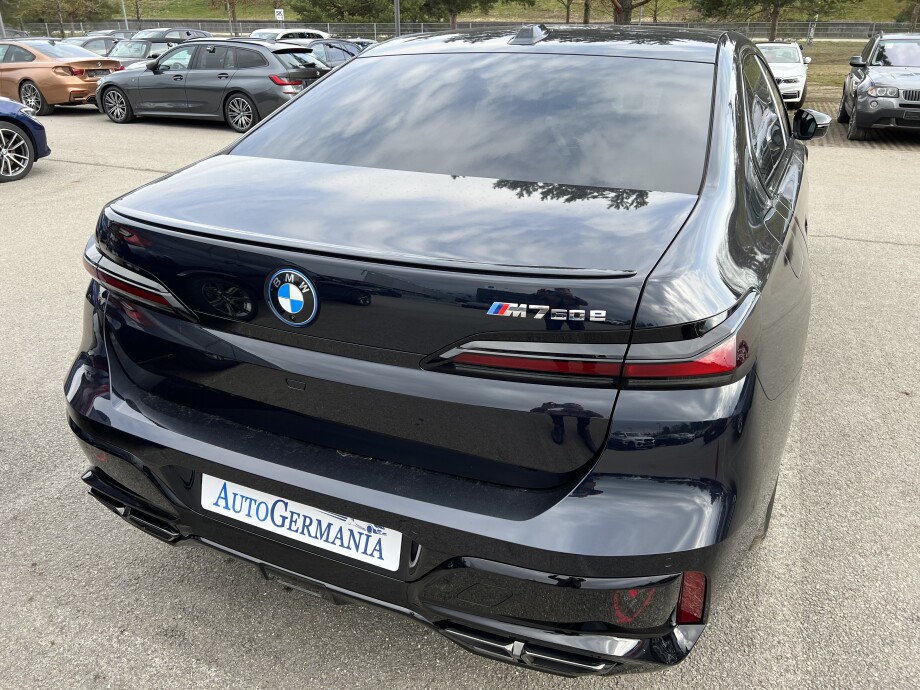 BMW M760e xDrive 571PS Hybrid Black M-Paket Individual З Німеччини (91954)