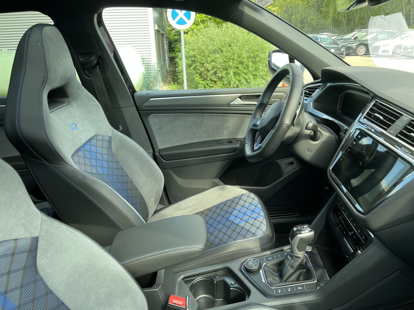VW Tiguan 2.0TDI 200PS 4Motion R-Line Black Style IQ-LED З Німеччини (102818)